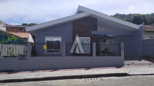 Casa com 3 Quartos à venda, 146m² no Iririú, Joinville