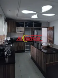 Sobrado com 4 Quartos para alugar, 350m² no Jardim Dourado, Guarulhos