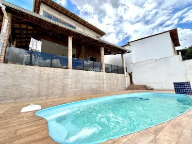 Casa com 3 Quartos à venda, 250m² no Jardim Casa Branca, Betim