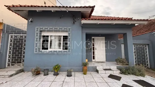 Casa com 3 Quartos à venda, 120m² no Passo da Areia, Porto Alegre