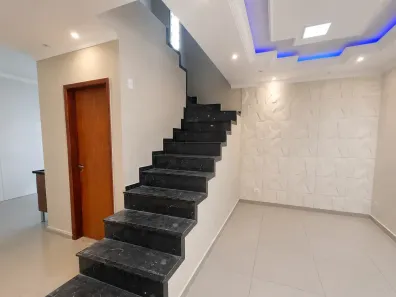 Sobrado com 2 Quartos à venda, 180m² no Loteamento Villa Branca, Jacareí