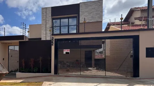 Casa com 3 Quartos à venda, 226m² no Universitário, Londrina