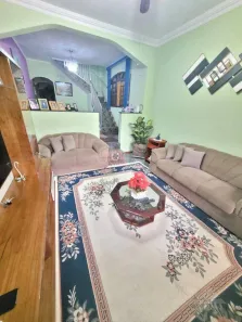Sobrado com 4 Quartos à venda, 241m² no Jardim Guapituba, Mauá