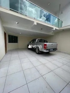 Sobrado com 5 Quartos para alugar, 400m² no Daniel Fonseca, Uberlândia