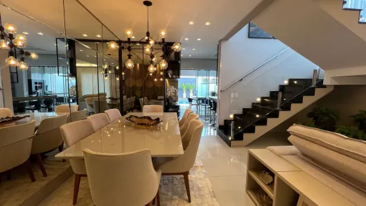 Sobrado com 3 Quartos à venda, 246m² no Jardim Iguaçu, Maringá