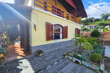 Casa com 3 Quartos à venda, 150m² no Jardim Califórnia, Nova Friburgo