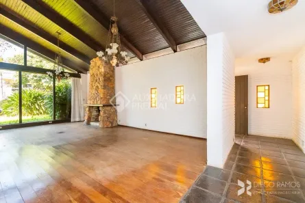 Casa com 3 Quartos à venda, 280m² no Três Figueiras, Porto Alegre