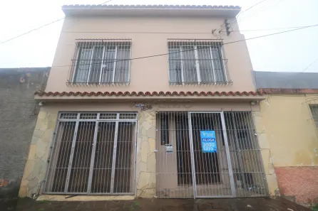 Casa com 2 Quartos para alugar, 197m² no Centro, Pelotas