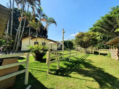 Fazenda/Sítio com 4 Quartos à venda, 2m² no Centro, Itaúna