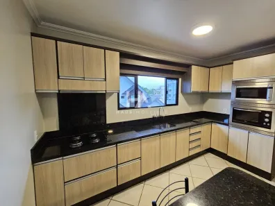 Casa com 3 Quartos para alugar, 160m² no Centro, Guaramirim