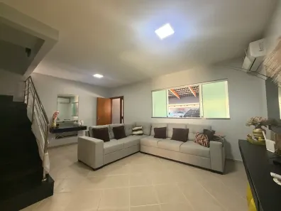 Sobrado com 3 Quartos à venda, 173m² no Parque Amazônia, Goiânia
