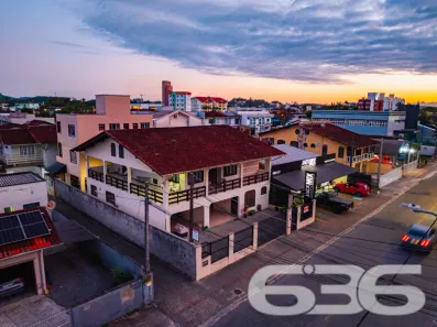 Sobrado com 5 Quartos à venda, 500m² no Guanabara, Joinville