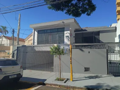 Casa com 5 Quartos para alugar, 258m² no Centro, Bauru