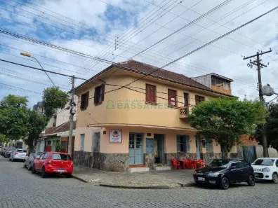 Prédio Comercial com 6 Quartos à venda, 300m² no Centro, Caxias do Sul