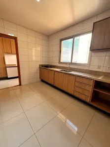 Apartamento com 3 Quartos para alugar, 140m² no Jardim Aclimação, Cuiabá