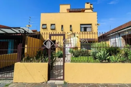 Casa com 3 Quartos para alugar, 308m² no Partenon, Porto Alegre