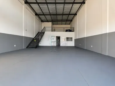 Galpão/Depósito/Armazém para alugar, 136m² no Jardim Regatas, Ribeirão Preto