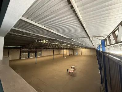 Galpão/Depósito/Armazém com 8 Quartos para alugar, 3700m² no São Joaquim, Contagem