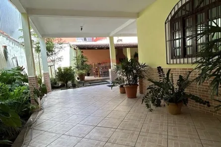 Casa com 5 Quartos à venda, 250m² no Parque Residencial Laranjeiras, Serra