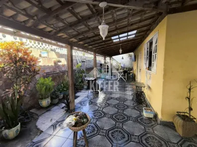 Casa com 3 Quartos à venda, 320m² no Maria Paula, São Gonçalo