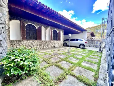 Casa com 4 Quartos à venda, 296m² no Bom Pastor, Juiz de Fora