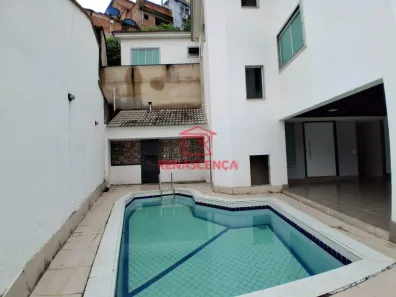 Casa com 3 Quartos para alugar, 300m² no Santa Cruz, Rio de Janeiro
