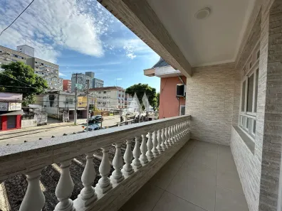 Casa com 3 Quartos à venda, 142m² no Encruzilhada, Santos