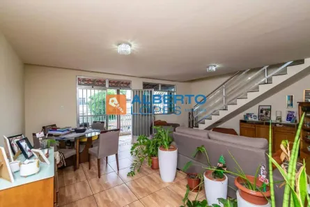 Casa com 2 Quartos à venda, 160m² no Penha Circular, Rio de Janeiro