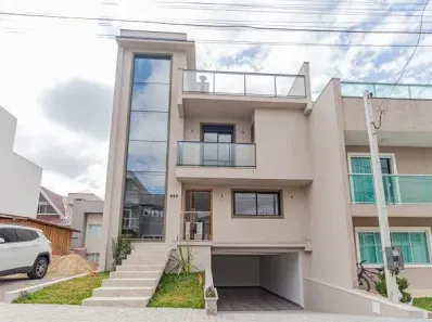 Sobrado com 4 Quartos à venda, 230m² no Pinheirinho, Curitiba