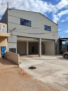Prédio Comercial com 2 Quartos para alugar, 240m² no Parque Rio Branco, Valparaíso de Goiás