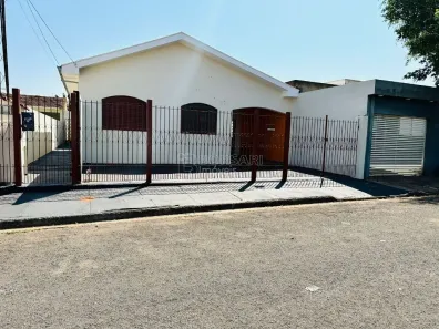 Casa com 2 Quartos à venda, 99m² no Vila Biagioni (Vila Xavier), Araraquara