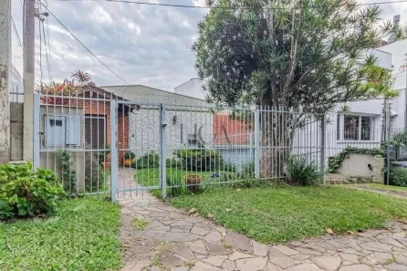 Casa com 3 Quartos à venda, 352m² no Chácara das Pedras, Porto Alegre