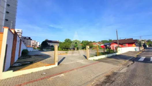 Lote/Terreno para alugar, 994m² no América, Joinville