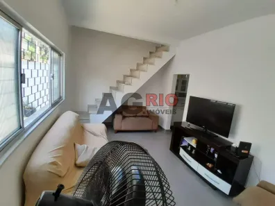 Casa com 3 Quartos à venda, 130m² no Vila Valqueire, Rio de Janeiro