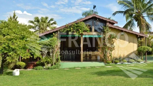 Fazenda/Sítio com 4 Quartos à venda, 152m² no Parque São Luís, Taubaté