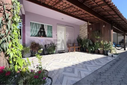 Casa com 3 Quartos à venda, 67m² no Parque Residencial Mestre Álvaro, Serra