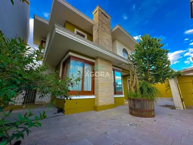 Casa com 3 Quartos para alugar, 270m² no Igara, Canoas