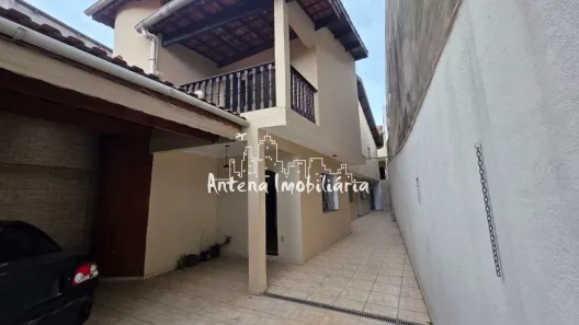 Sobrado com 4 Quartos à venda, 270m² no Vila Romanópolis, Ferraz de Vasconcelos