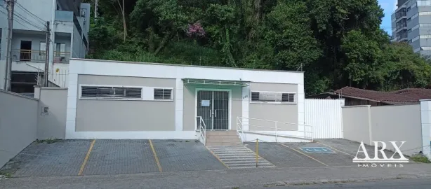 Sala Comercial para alugar, 122m² no Garcia, Blumenau