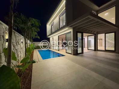 Casa de Condomínio com 4 Quartos à venda, 379m² no Granja Marileusa, Uberlândia