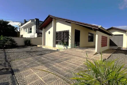 Casa com 3 Quartos à venda, 139m² no Costa e Silva, Joinville