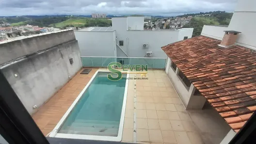 Casa com 3 Quartos para alugar, 450m² no Jardim Amália, Volta Redonda