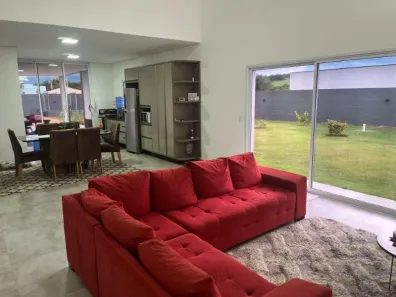 Casa de Condomínio com 3 Quartos para alugar, 240m² no , Araçoiaba da Serra