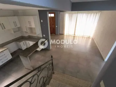 Casa de Condomínio com 4 Quartos para alugar, 230m² no Nova Uberlândia, Uberlândia