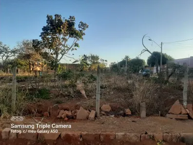 Lote/Terreno à venda, 300m² no Village, Formosa