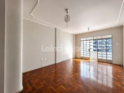 Apartamento com 3 Quartos para alugar, 115m² no Rio Branco, Porto Alegre