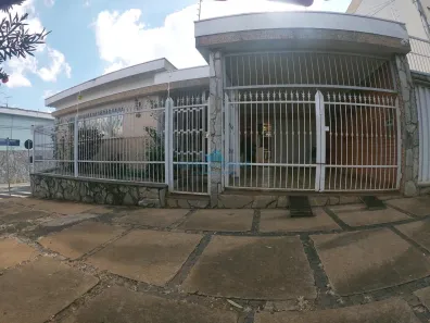Casa com 3 Quartos para alugar, 179m² no Centro, Franca
