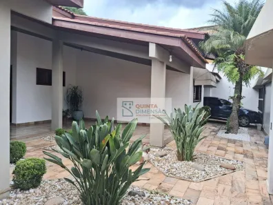 Casa com 3 Quartos para alugar, 437m² no Centro, Cruzeiro