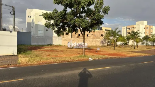 Lote/Terreno à venda, 500m² no Novo Mundo, Uberlândia