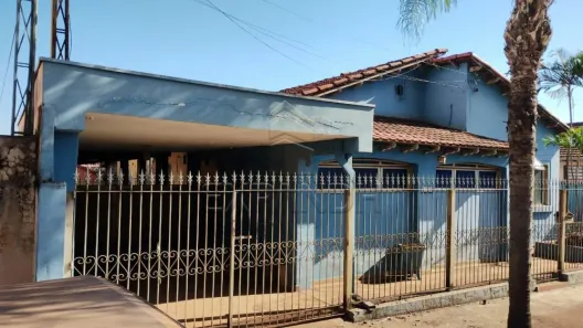Casa com 5 Quartos à venda, 218m² no Centro, Sertãozinho